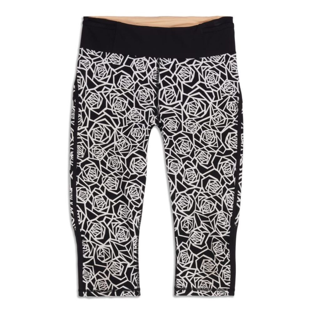 Lululemon Bicycle Leggings Black White Graphic Floral 1/2 Length